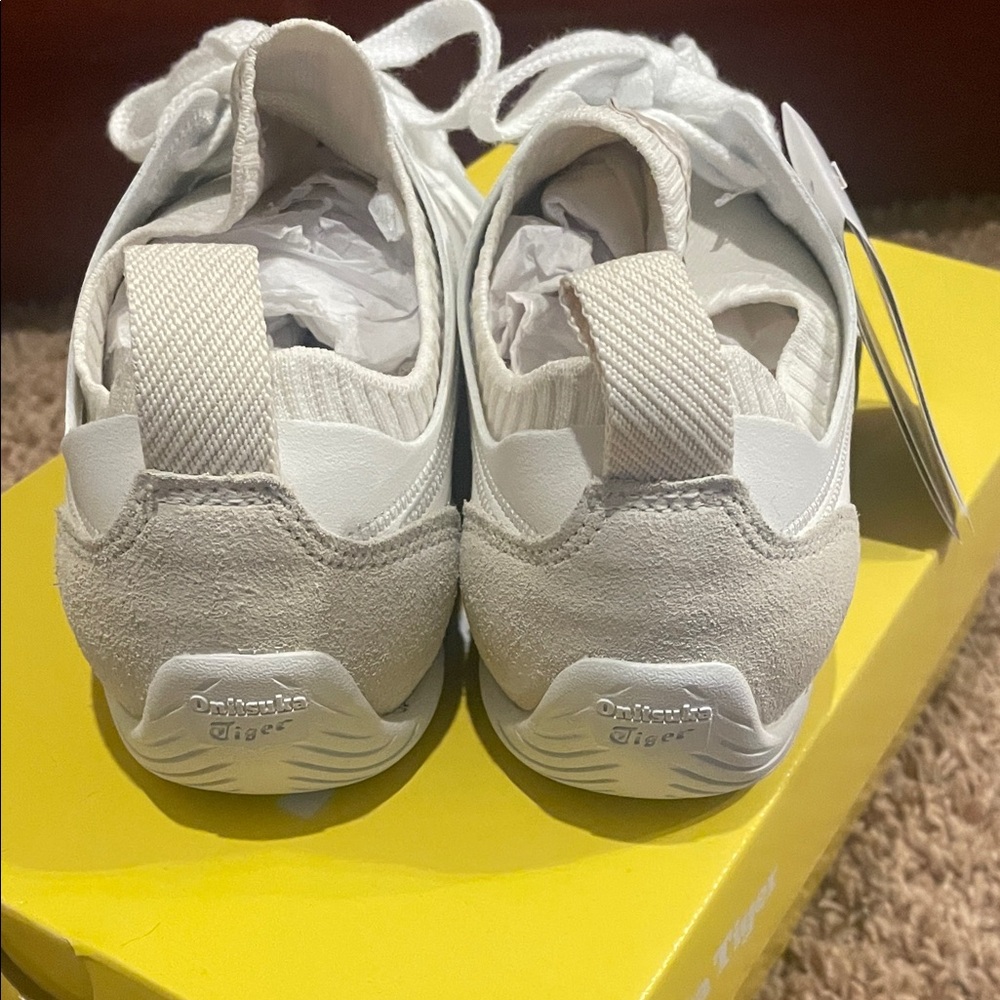 Onitsuka Tiger Cream/White Sneakers Size 7 NWT - Picture 4 of 7